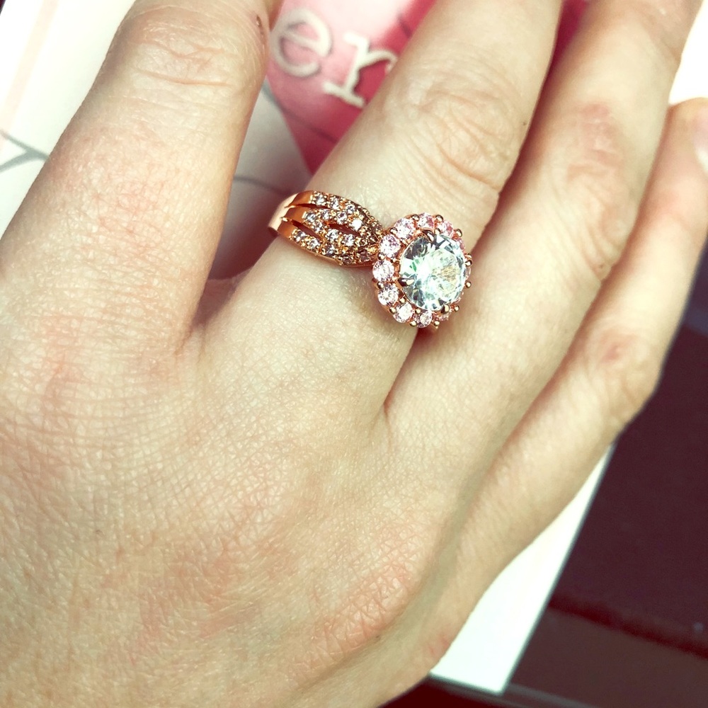 Ring Size 7 Gold and Rose ‘diamond’
